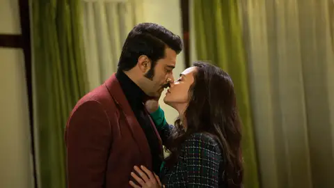 Demir y Ümit en el capítulo 82 de 'Tierra Amarga' Demir y Ümit en el capítulo 82 de 'Tierra Amarga'