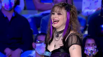 Jorge Fernández flipa con las aficiones de Kaede: del cosplay al ‘mermaiding’, la concursante más original de ‘La ruleta de la suerte’ Jorge Fernández flipa con las aficiones de Kaede: del cosplay al ‘mermaiding’, la concursante más original de ‘La ruleta de la suerte’