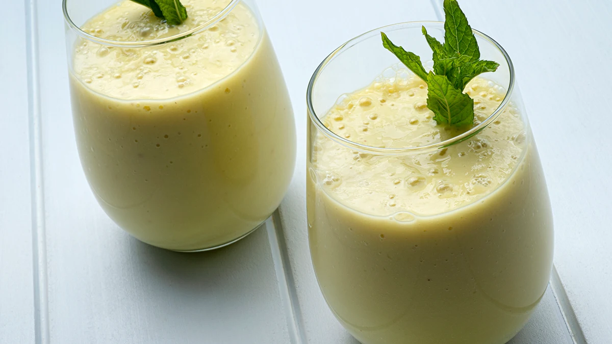 Batido de aguacate, plátano y piña, "una bebida que alimenta" de Karlos Arguiñano Batido de aguacate, plátano y piña, "una bebida que alimenta" de Karlos Arguiñano
