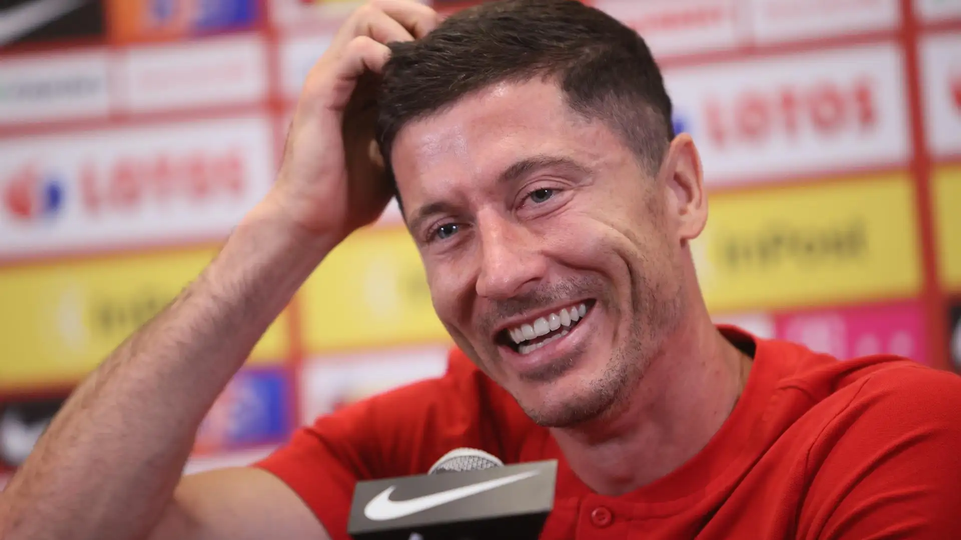 Lewandowski, en rueda de prensa con Polonia Lewandowski, en rueda de prensa con Polonia