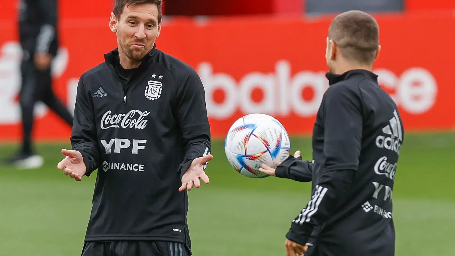 Messi, en un entrenamiento con Argentina Messi, en un entrenamiento con Argentina