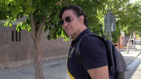 El actor Luis Lorenzo saliendo de los juzgados El actor Luis Lorenzo saliendo de los juzgados