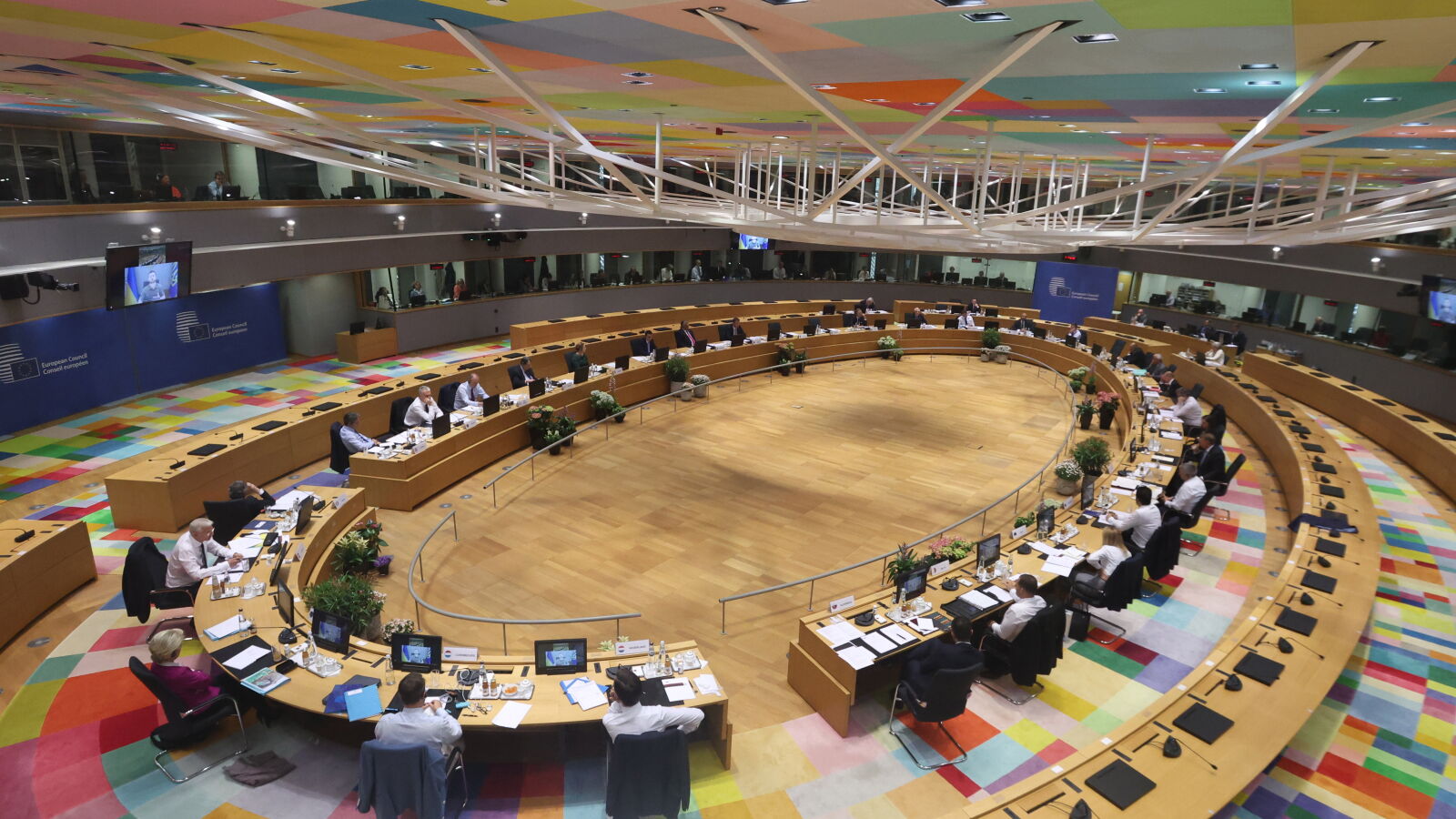 Los 27 dan a Ucrania y Moldavia el estatus de país candidato a la Unión Europea