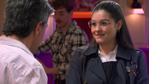 Catalina consigue trabajo en el King’s para ayudar a su hermana Leonor Catalina consigue trabajo en el King’s para ayudar a su hermana Leonor