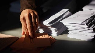 Imagen de archivo de unas papeletas para votar