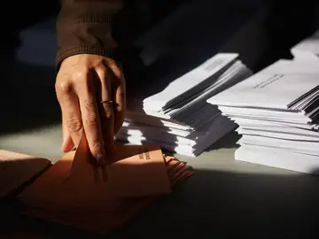 Imagen de archivo de unas papeletas para votar Imagen de archivo de unas papeletas para votar