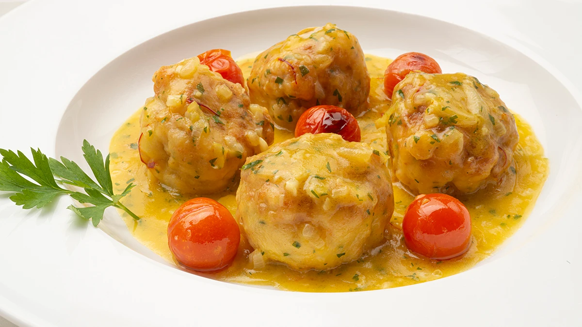 Auténtica receta de albóndigas de pescado: Karlos Arguiñano lo hace fácil Auténtica receta de albóndigas de pescado: Karlos Arguiñano lo hace fácil