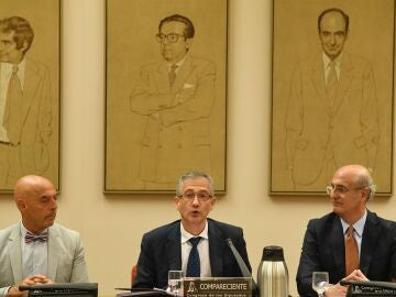 El gobernador del Banco de España comparece en el Congreso