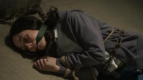 "La verdad es que estás mucho mejor calladita", Rubén atemoriza a Alba "La verdad es que estás mucho mejor calladita", Rubén atemoriza a Alba