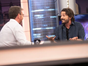 Diego Luna confiesa en 'El Hormiguero 3.0' el momento más complicado que ha vivido interpretando: "Ese día me costó salir del teatro"