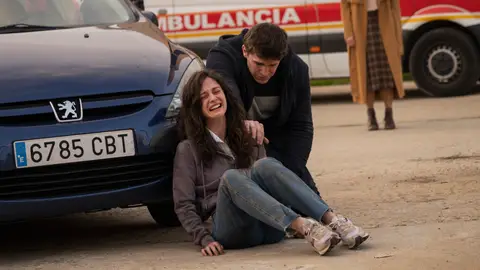 Bruno y César llegan a tiempo para salvar a Alba Bruno y César llegan a tiempo para salvar a Alba