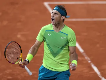 Nadal celebra un punto ante Djokovic en París Nadal celebra un punto ante Djokovic en París