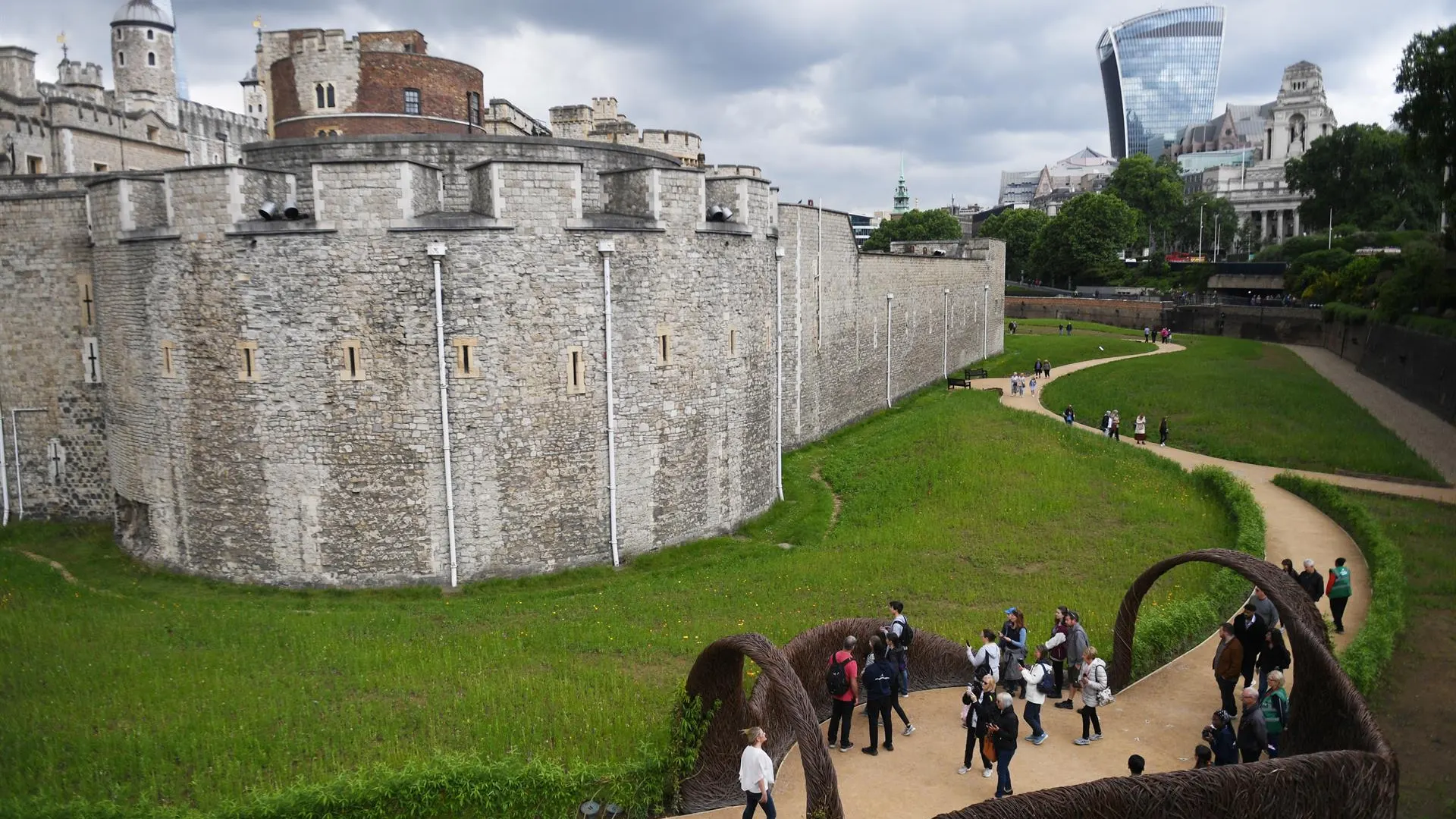 El "Superbloom" en la Torre de Londres para celebrar el Jubileo de la reina Isabel II.