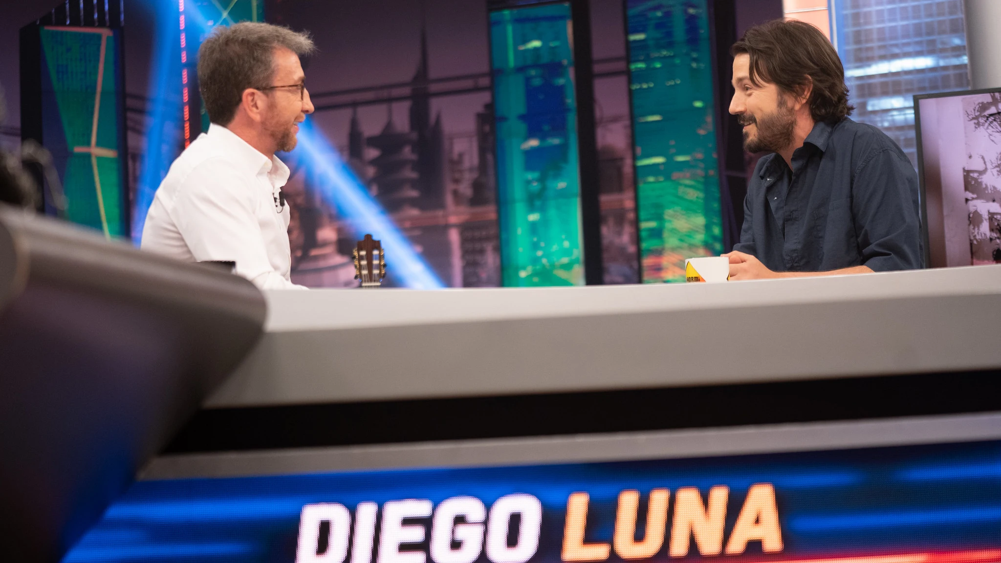 "Ser mujer en M&eacute;xico es muy peligroso": Diego Luna habla sobre la situaci&oacute;n de su pa&iacute;s en 'El Hormiguero 3.0'