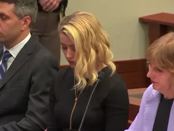 La reacción de Amber Heard tras escuchar el veredicto del jurado en el juicio contra Johnny Depp La reacción de Amber Heard tras escuchar el veredicto del jurado en el juicio contra Johnny Depp