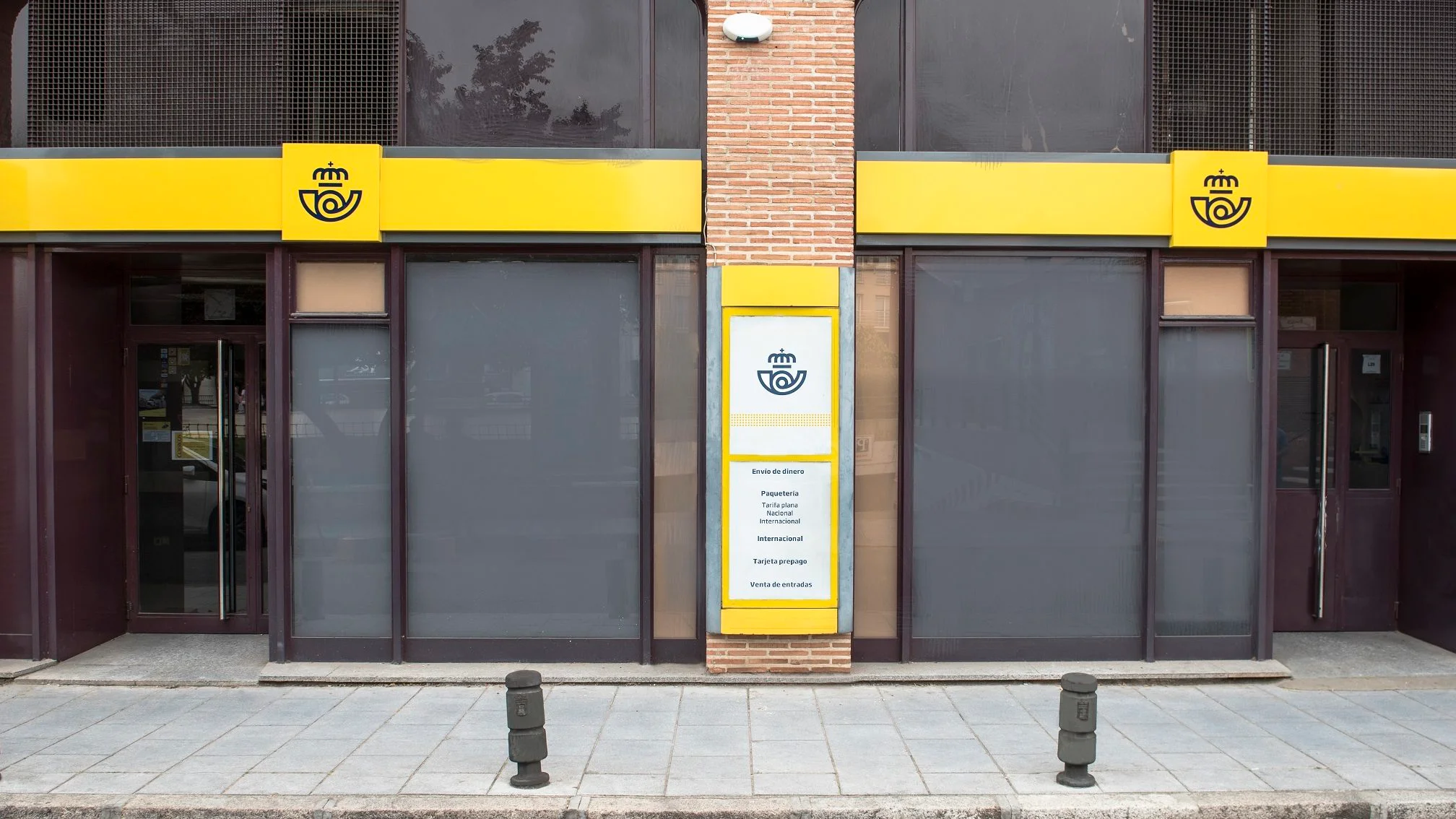 Exterior de una Oficina de Correos Exterior de una Oficina de Correos