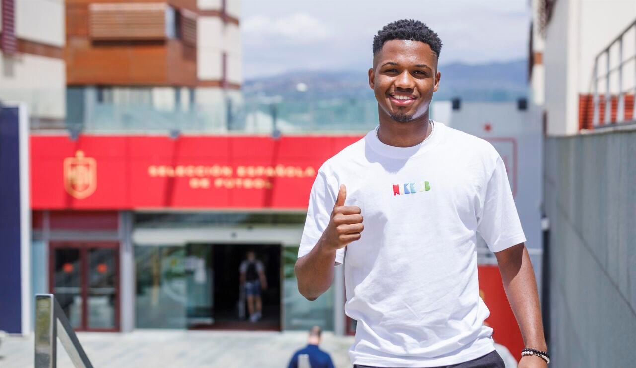 Ansu Fati en la concentraci&oacute;n de la selecci&oacute;n espa&ntilde;ola