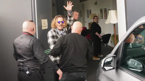 Johnny Depp, reaparece tras el veredicto del juicio contra Amber Heard Johnny Depp, reaparece tras el veredicto del juicio contra Amber Heard