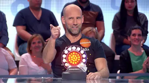 Gonzalo Miró saca su lado seductor con Maluma en ‘Pasapalabra’: “La fuerza me acompaña” Gonzalo Miró saca su lado seductor con Maluma en ‘Pasapalabra’: “La fuerza me acompaña”