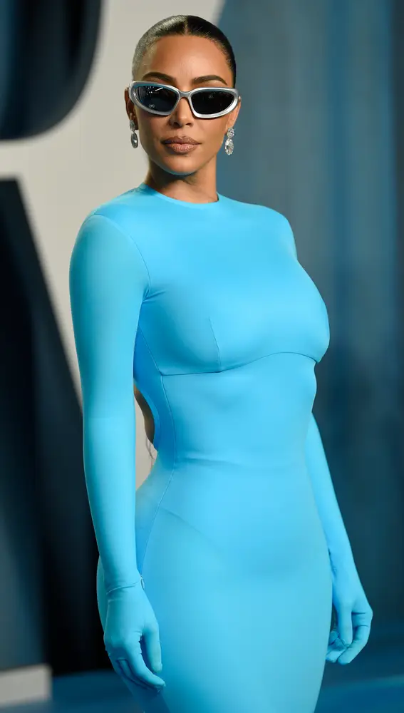 Kim Kardashian en la fiesta Vanity Fair de los Oscar