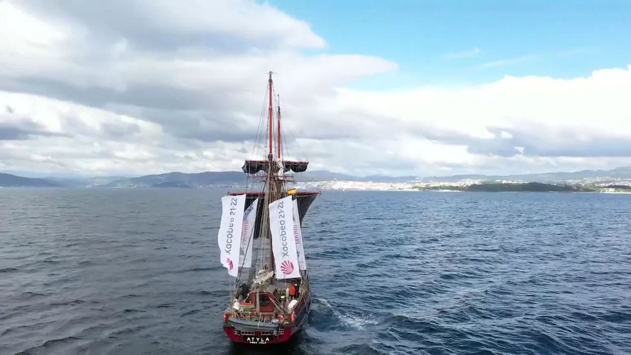 La goleta Atyla, que participar&aacute; en la ruta xacobea m&aacute;s larga de la historia, ya est&aacute; en Vigo