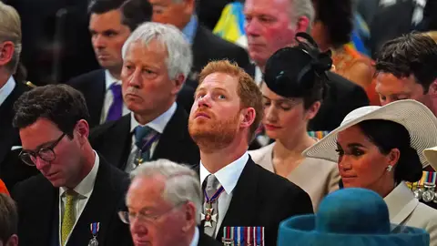 Meghan y Harry durante la misa de acción de gracias Meghan y Harry durante la misa de acción de gracias