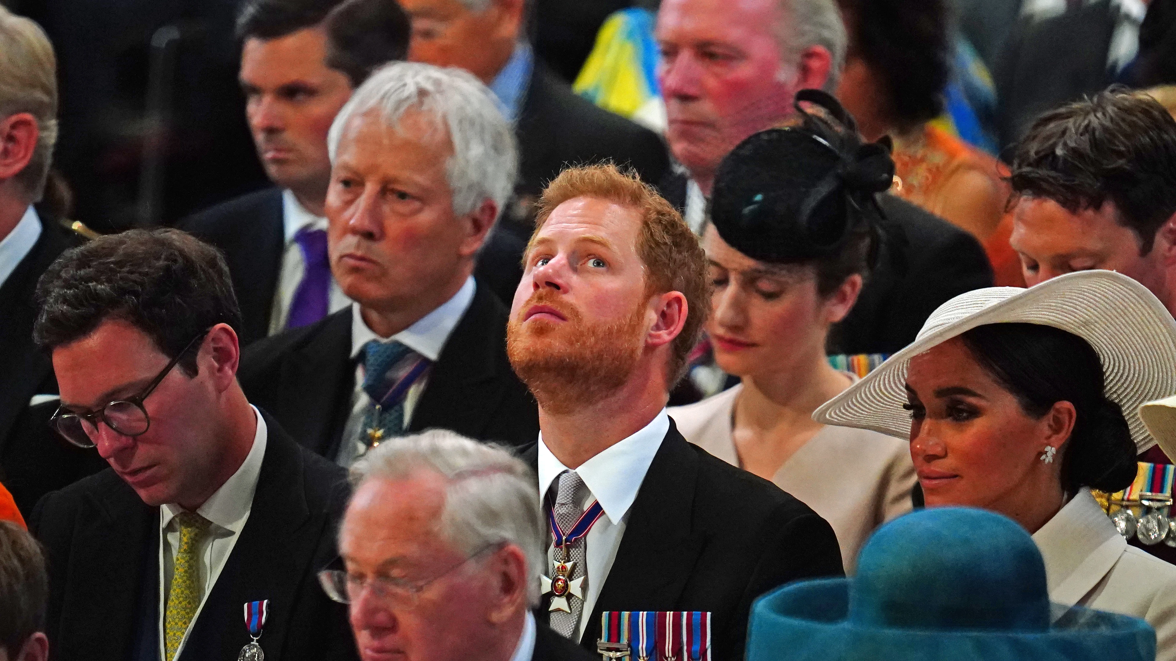 Meghan y Harry durante la misa de acción de gracias Meghan y Harry durante la misa de acción de gracias