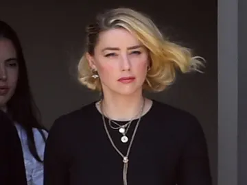 Amber Heard a la salida del juicio Amber Heard a la salida del juicio
