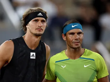 Rafa Nadal y Alexander Zverev en Roland Garros en 2022 Rafa Nadal y Alexander Zverev en Roland Garros en 2022