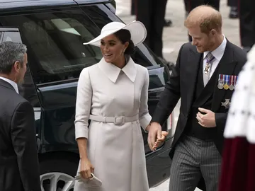Meghan Markle y el príncipe Harry a su llegada a la misa en honor a Isabel II Meghan Markle y el príncipe Harry a su llegada a la misa en honor a Isabel II