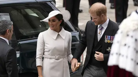 Meghan Markle y el príncipe Harry a su llegada a la misa en honor a Isabel II Meghan Markle y el príncipe Harry a su llegada a la misa en honor a Isabel II