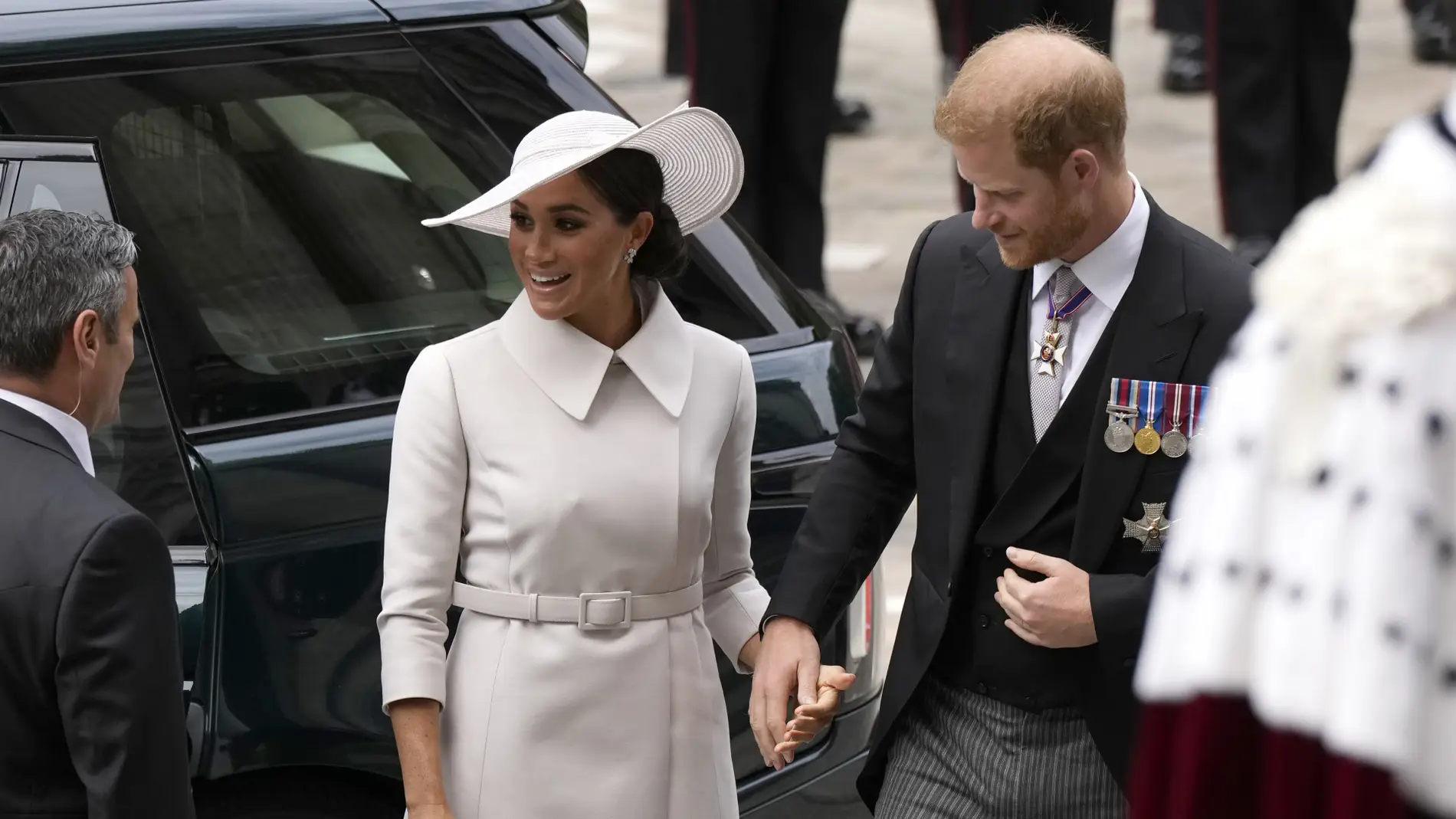 Meghan Markle y el príncipe Harry a su llegada a la misa en honor a Isabel II