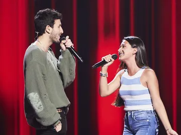 Sebastián Yatra une su voz a la de Rocío Domínguez para cantar ‘Entre sobras y sobras me faltas’ en ‘La Voz Kids’ Sebastián Yatra une su voz a la de Rocío Domínguez para cantar ‘Entre sobras y sobras me faltas’ en ‘La Voz Kids’