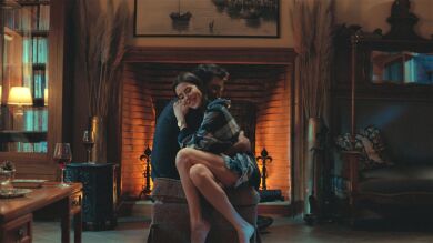 Aras se sincera con Asya: “Haré que jamás te arrepientas de haber pasado esta noche conmigo”