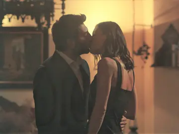 ¡La reconciliación más esperada entre Aras y Asya!: “Voy a gritar que estoy completamente enamorado de ti” ¡La reconciliación más esperada entre Aras y Asya!: “Voy a gritar que estoy completamente enamorado de ti”