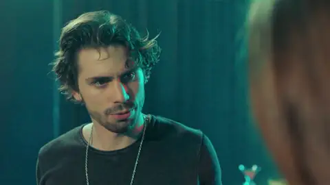 Selçuk le confiesa a Ceren lo que piensa sobre Nil: "Sigo pensando en ella" Selçuk le confiesa a Ceren lo que piensa sobre Nil: "Sigo pensando en ella"