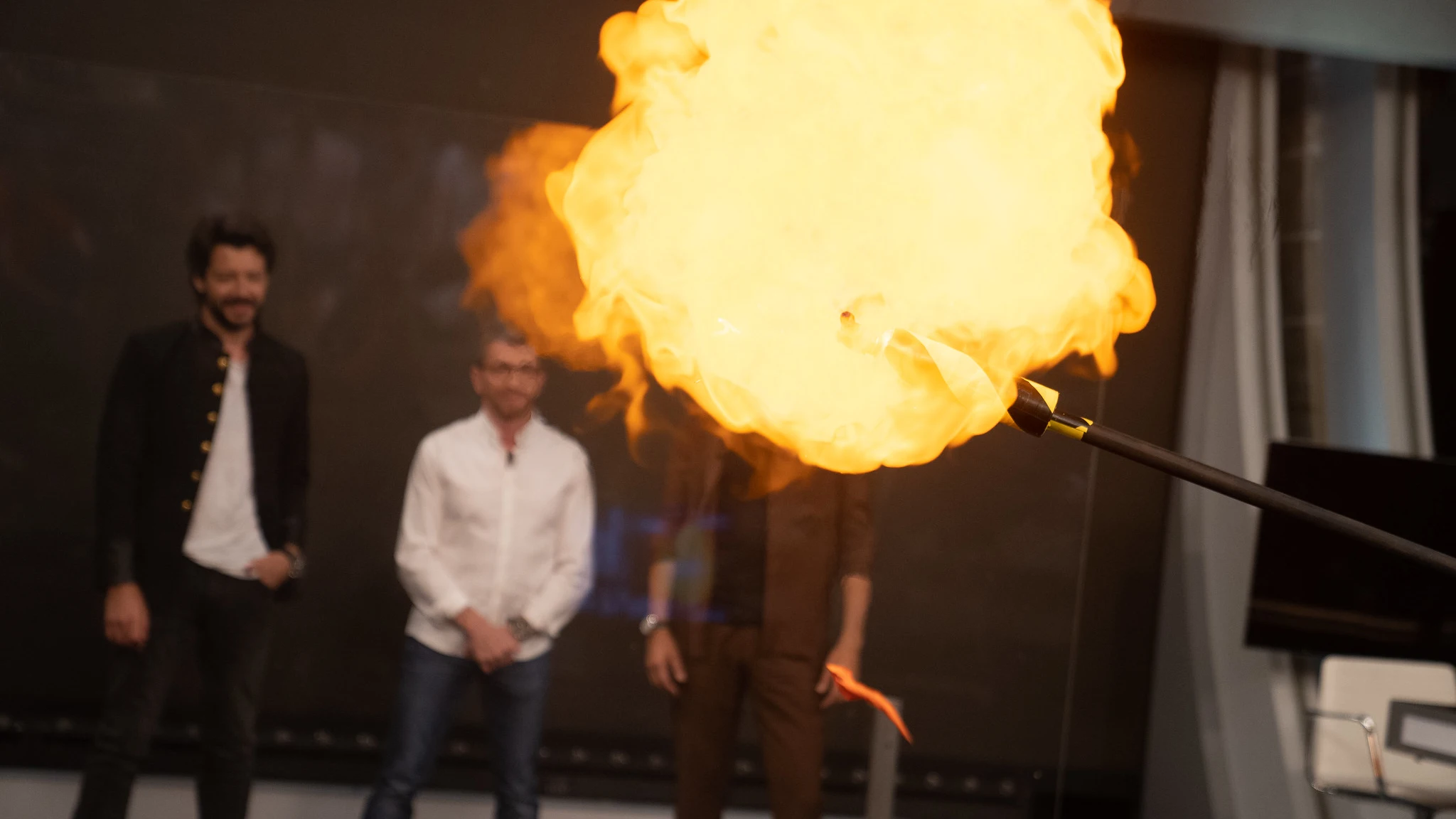 ¡Susto de infarto! Marron sorprende en 'El Hormiguero 3.0' con su ciencia explosiva