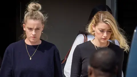 Amber Heard y su hermana, Whitney Henriquez Amber Heard y su hermana, Whitney Henriquez