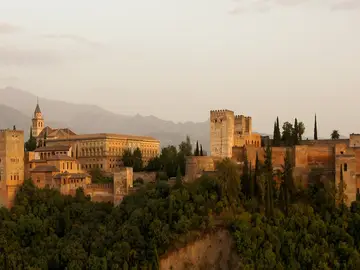 Bill Clinton y la verdadera historia detrás de la puesta de sol "más bonita del planeta" en Granada Bill Clinton y la verdadera historia detrás de la puesta de sol "más bonita del planeta" en Granada