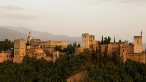 Bill Clinton y la verdadera historia detrás de la puesta de sol "más bonita del planeta" en Granada Bill Clinton y la verdadera historia detrás de la puesta de sol "más bonita del planeta" en Granada