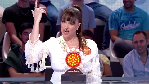 Beatriz Rico confunde a Aitana con Rosalía pero conquista con su versión de ‘Saoko’ en ‘Pasapalabra’ Beatriz Rico confunde a Aitana con Rosalía pero conquista con su versión de ‘Saoko’ en ‘Pasapalabra’