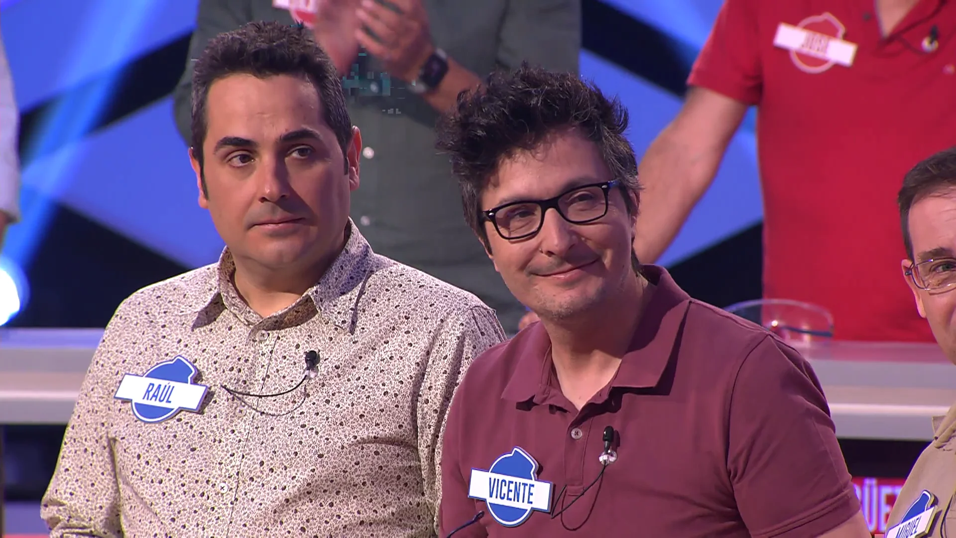 Juanra Bonet se burla del peinado de Vicente en ‘¡Boom!’: “¿Tu pelo es el quinto ‘sindulfo’?” Juanra Bonet se burla del peinado de Vicente en ‘¡Boom!’: “¿Tu pelo es el quinto ‘sindulfo’?”