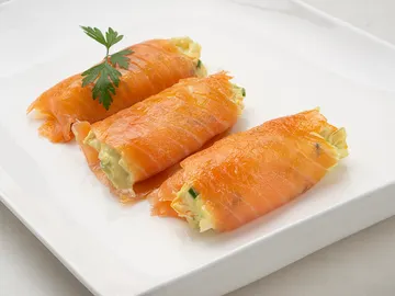 La receta fresca y fácil de Arguiñano: rulos de salmón y ensaladilla La receta fresca y fácil de Arguiñano: rulos de salmón y ensaladilla