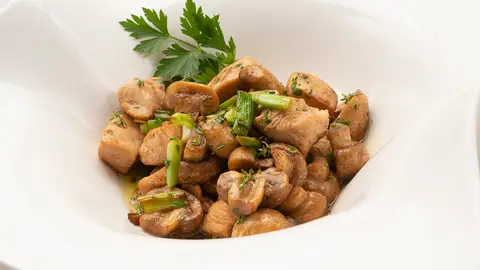 Karlos Arguiñano: ¡Marchando una receta rapidísima de pavo con champiñones! Karlos Arguiñano: ¡Marchando una receta rapidísima de pavo con champiñones!
