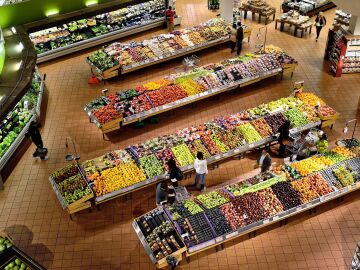 Imagen de archivo de alimentos en un supermercado