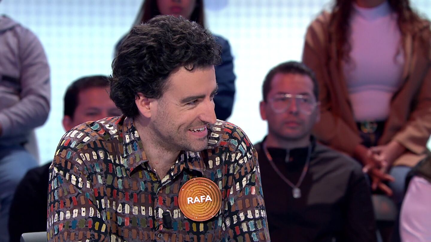El look de Rafa Castaño: revela el secreto de sus coloridas camisas en ‘Pasapalabra’