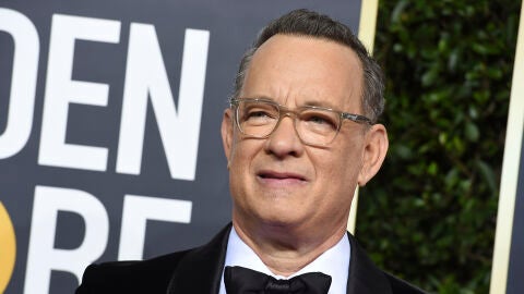 Tom Hanks en los Globos de Oro de 2020