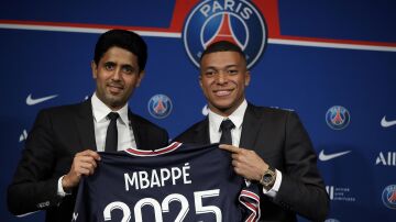 Nasser Al-Khelaifi y Kylian Mbappé