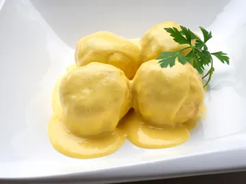 Receta de albóndigas de pollo con salsa de mango y curry, de Karlos Arguiñano Receta de albóndigas de pollo con salsa de mango y curry, de Karlos Arguiñano