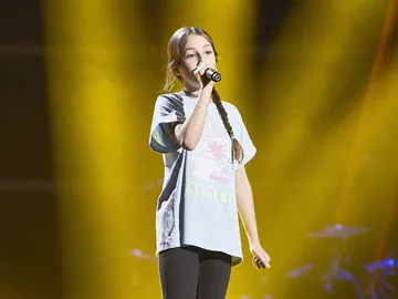 Aitana sufre la traición de Sebastián Yatra cuando iba a girarse por Zoe Medina en ‘La Voz Kids’ Aitana sufre la traición de Sebastián Yatra cuando iba a girarse por Zoe Medina en ‘La Voz Kids’